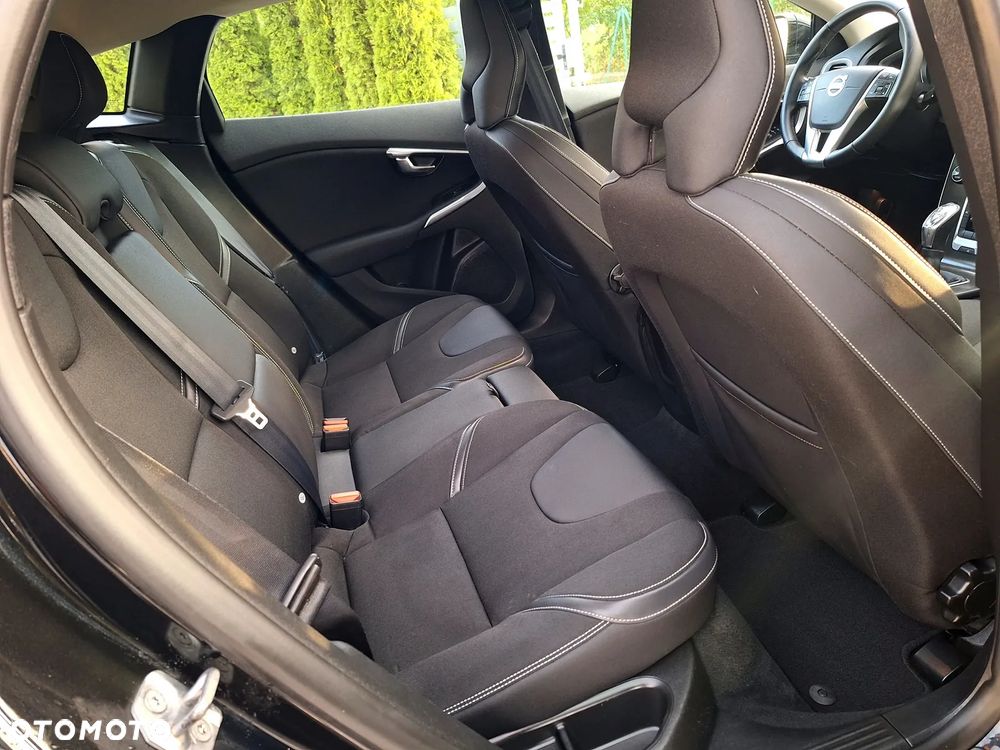 Volvo V40 D2 Momentum - 20
