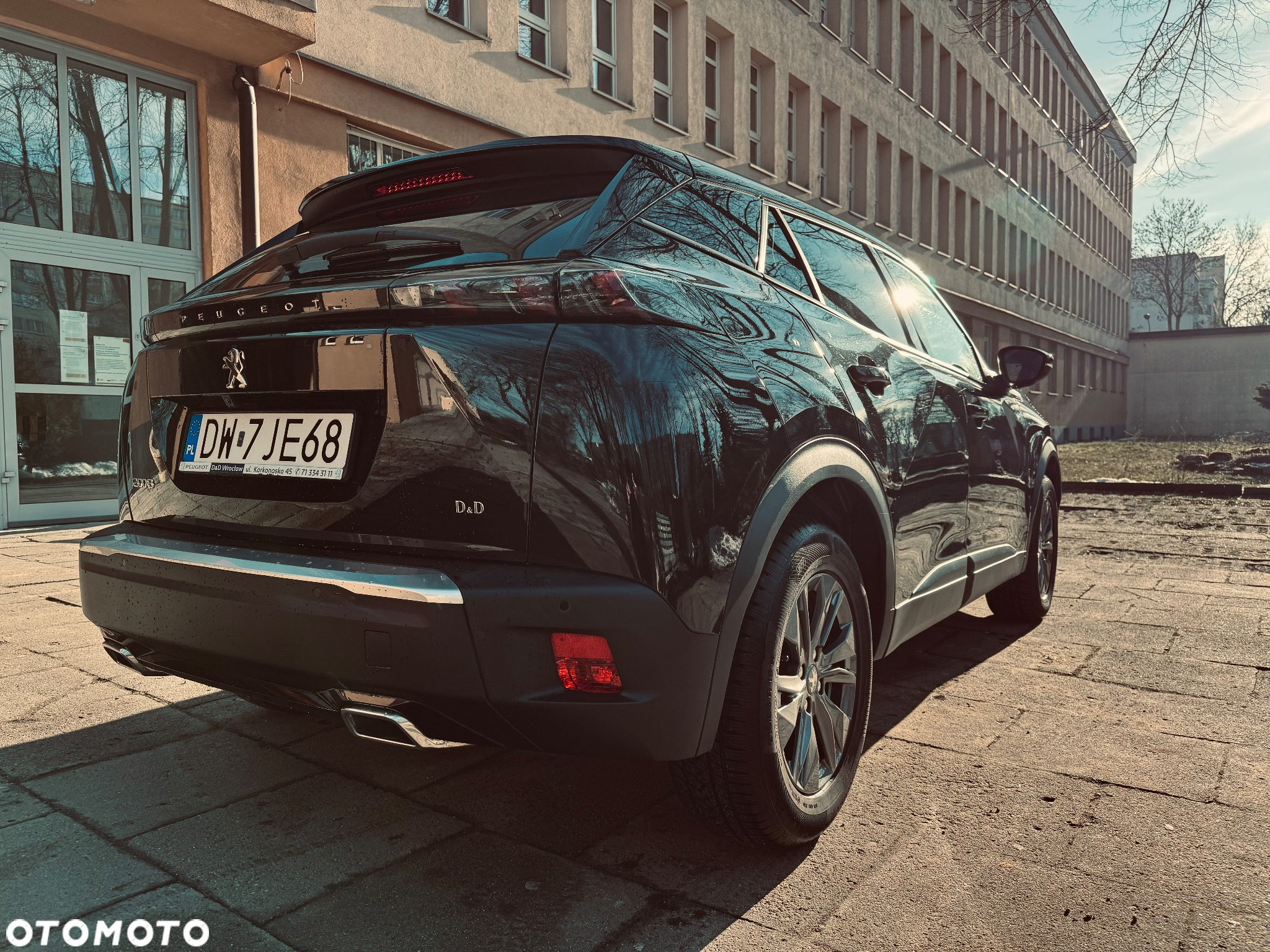 Peugeot 2008 1.2 Pure Tech GPF Signature S&S - 8