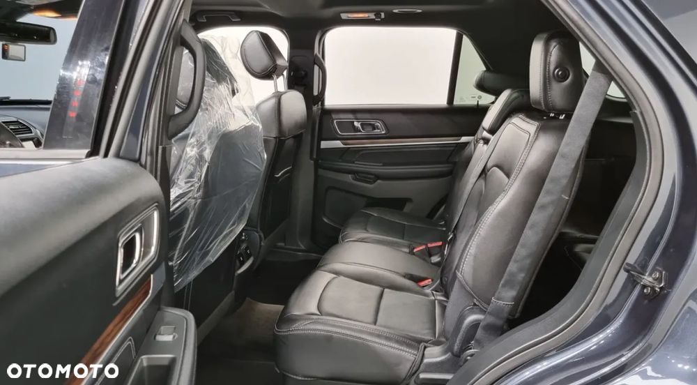 Ford Explorer - 13