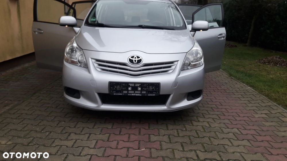 Toyota Verso 1.6 5-Sitzer - 24