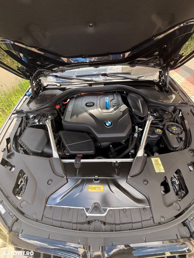 BMW Seria 5 530e Aut. M Sport Edition - 31