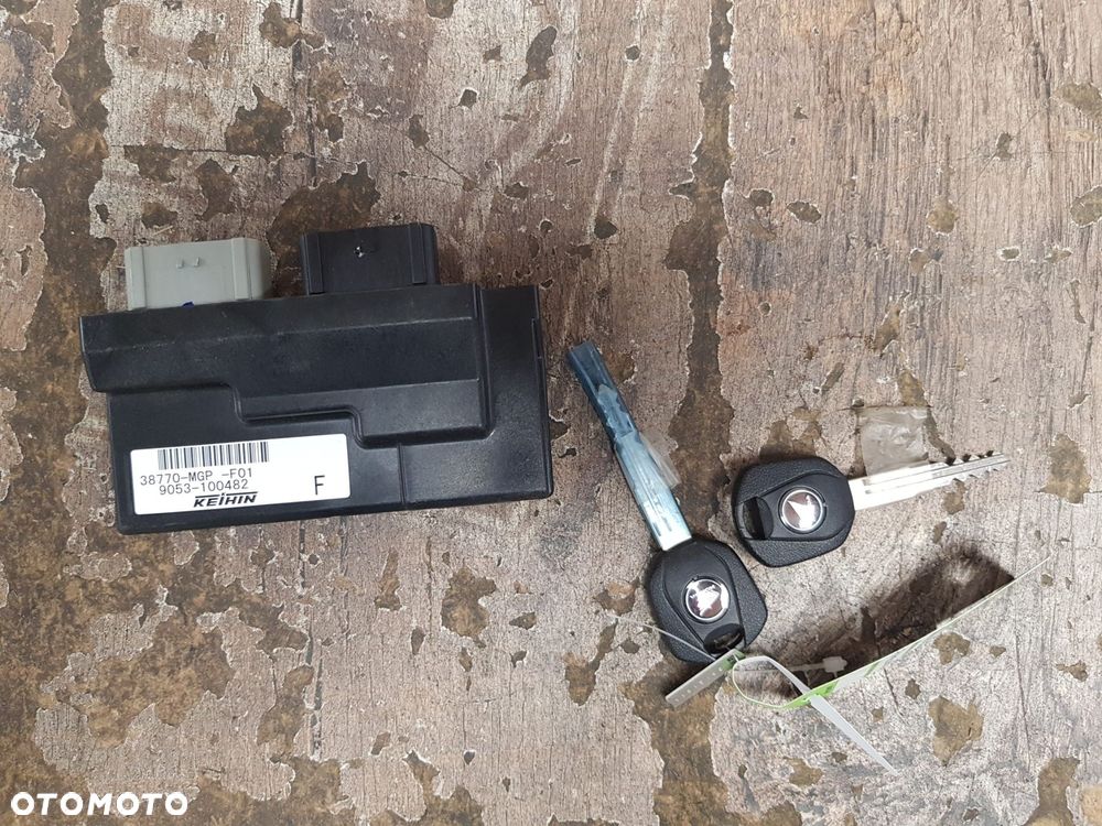 Moduł zapłonowy klucz Honda CBR1000RR Fireblade  38770-MGP-F01 - 4