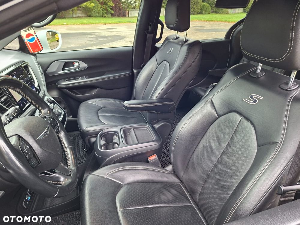 Chrysler Pacifica - 28