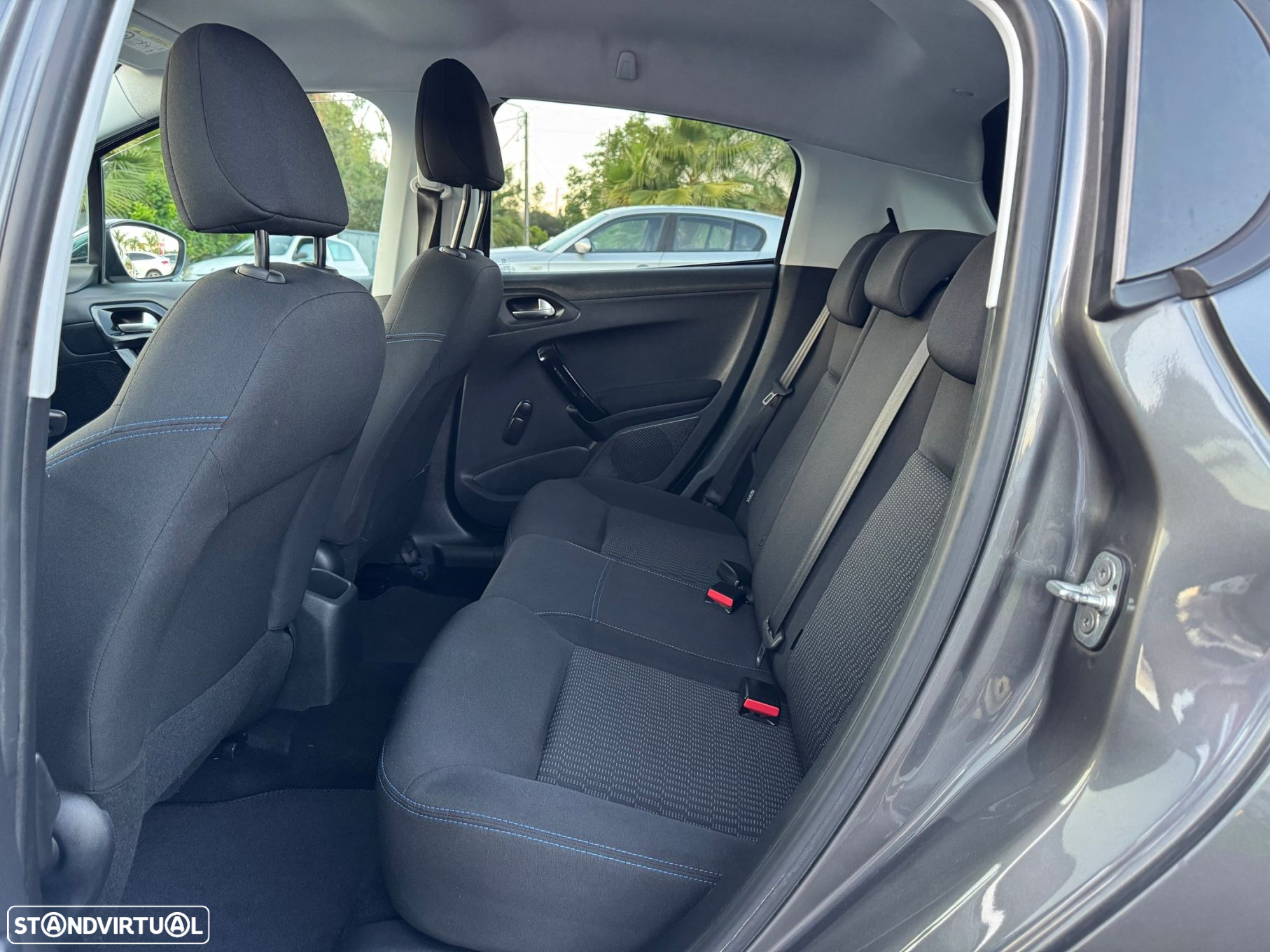 Peugeot 208 1.2 PureTech Style - 5