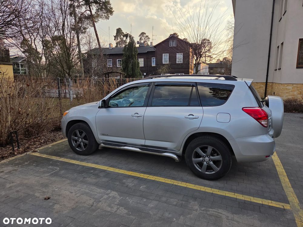 Toyota RAV4 - 16