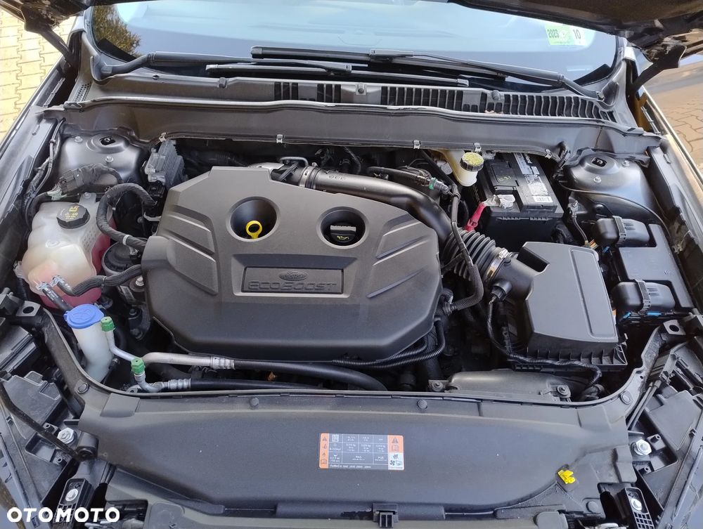 Ford Fusion 2.0 EcoBoost Titanium - 24