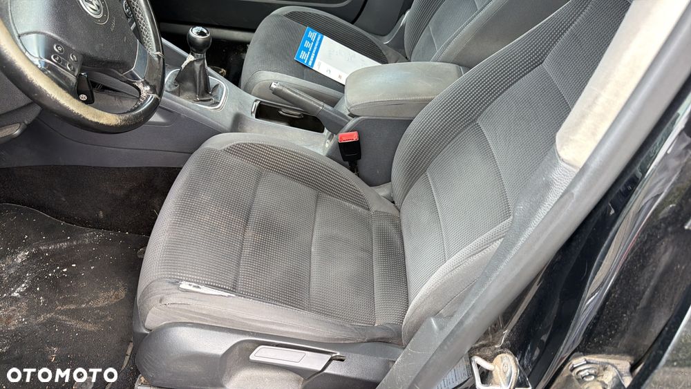 Volkswagen Golf 1.9 TDI DPF Comfortline - 17