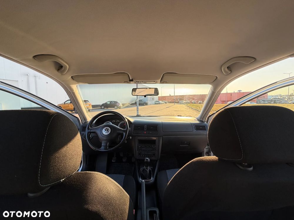 Volkswagen Golf - 17