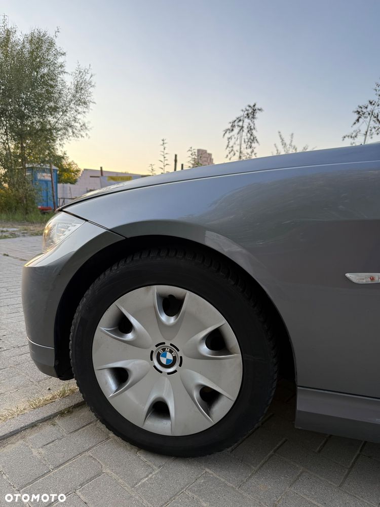 BMW Seria 3 318i - 8