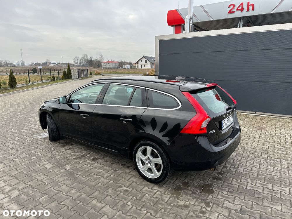 Volvo V60 D3 Momentum - 10