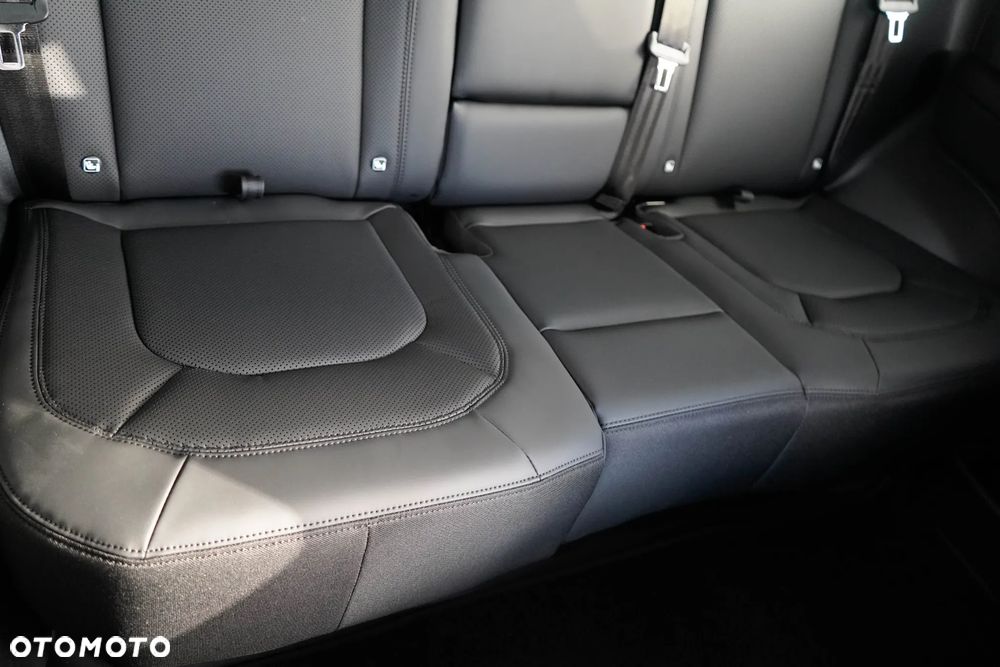 Land Rover Defender 3.0 D200 mHEV S - 31