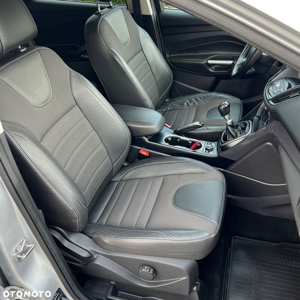 Ford Kuga 1.5 EcoBoost 2x4 Titanium - 28