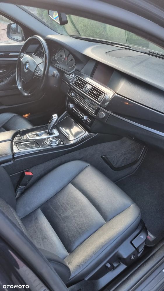 BMW Seria 5 520d Touring - 10