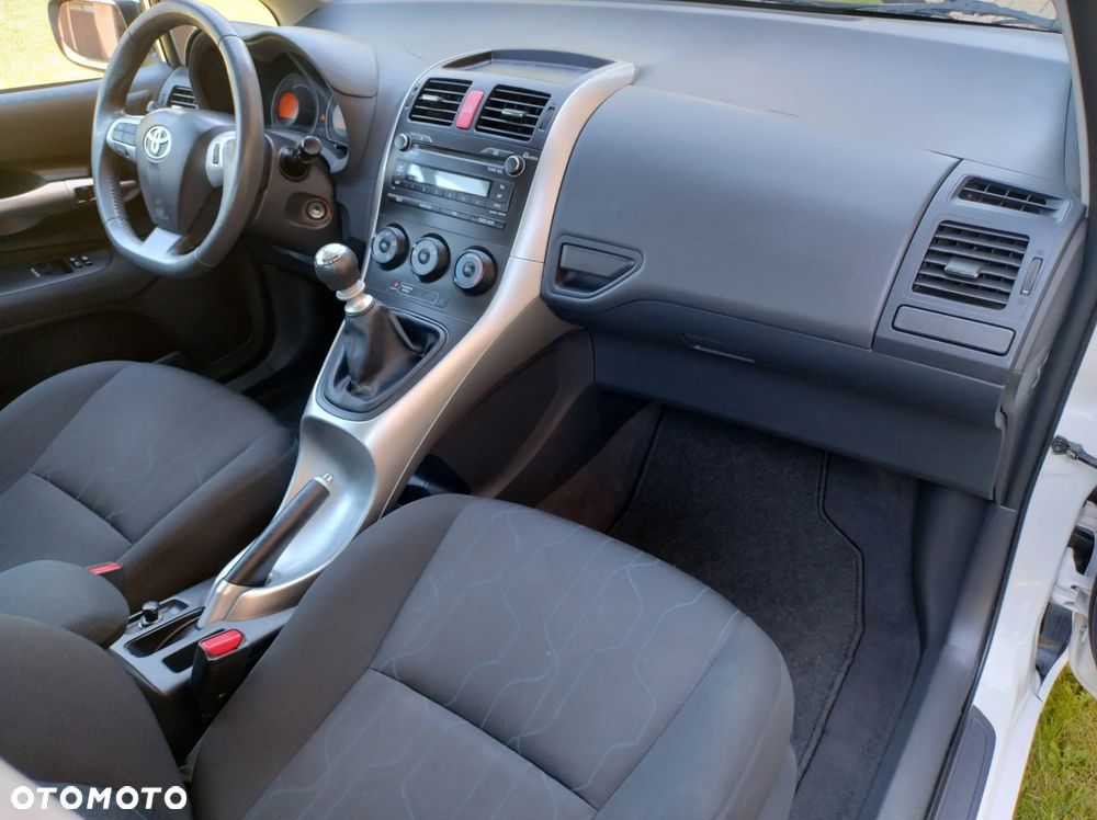 Toyota Auris 1.6 Club - 27