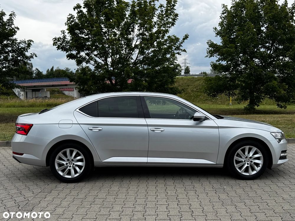Skoda Superb 2.0 TDI SCR 4x4 Style DSG - 8