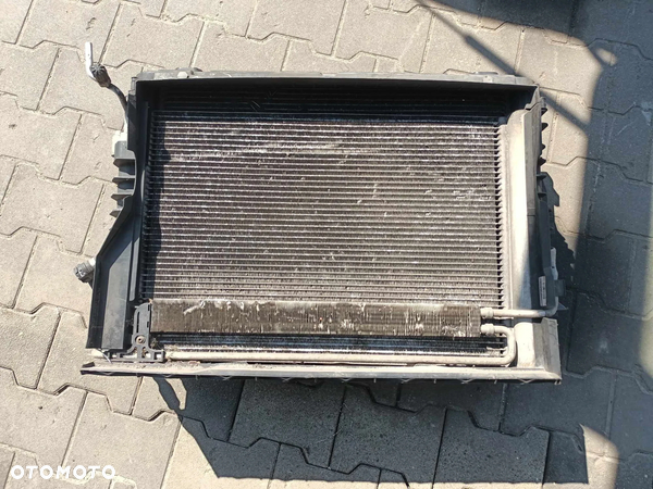Chłodnica wody płynu wentylator BMW E60 E61 525 530i 6931231