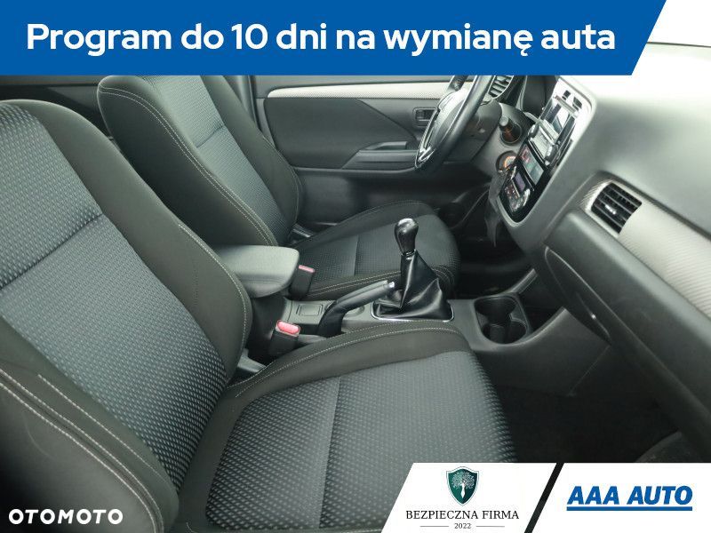 Mitsubishi Outlander - 8