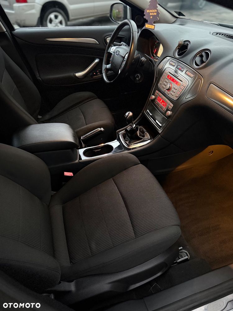 Ford Mondeo 1.8 TDCi Trend - 12