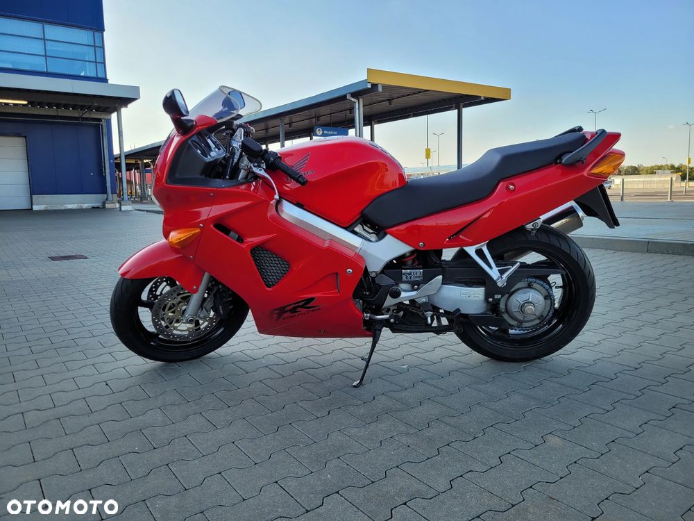 Honda VFR - 30