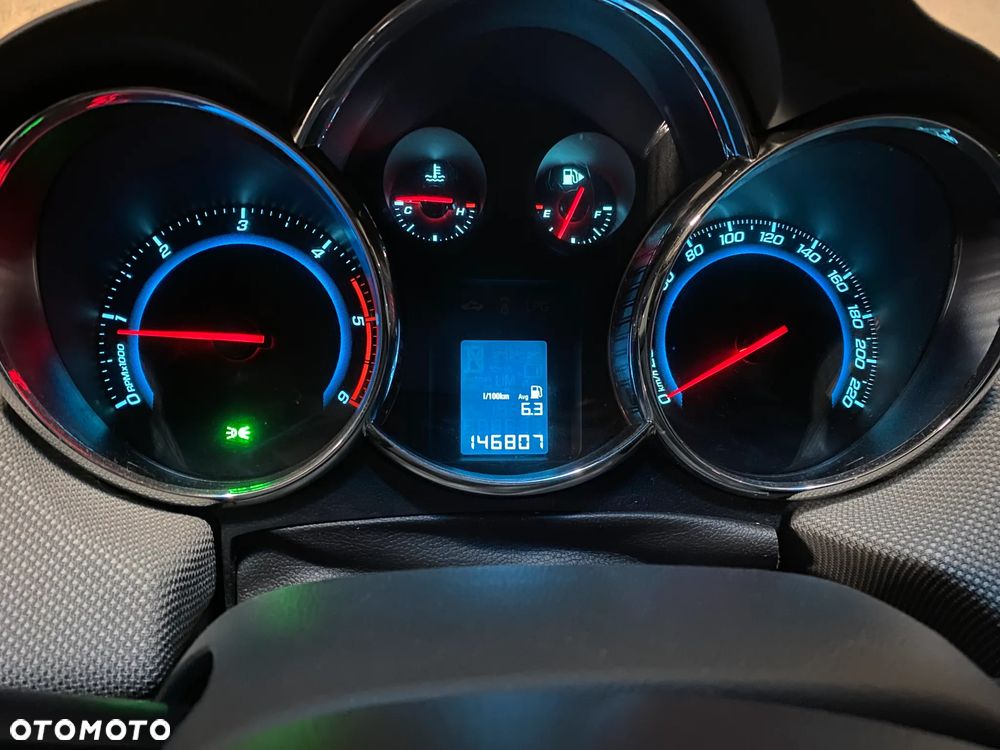 Chevrolet Cruze - 16