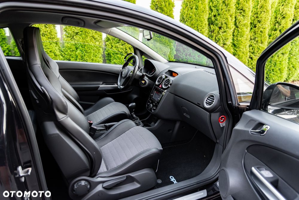 Opel Corsa 1.6T OPC - 24