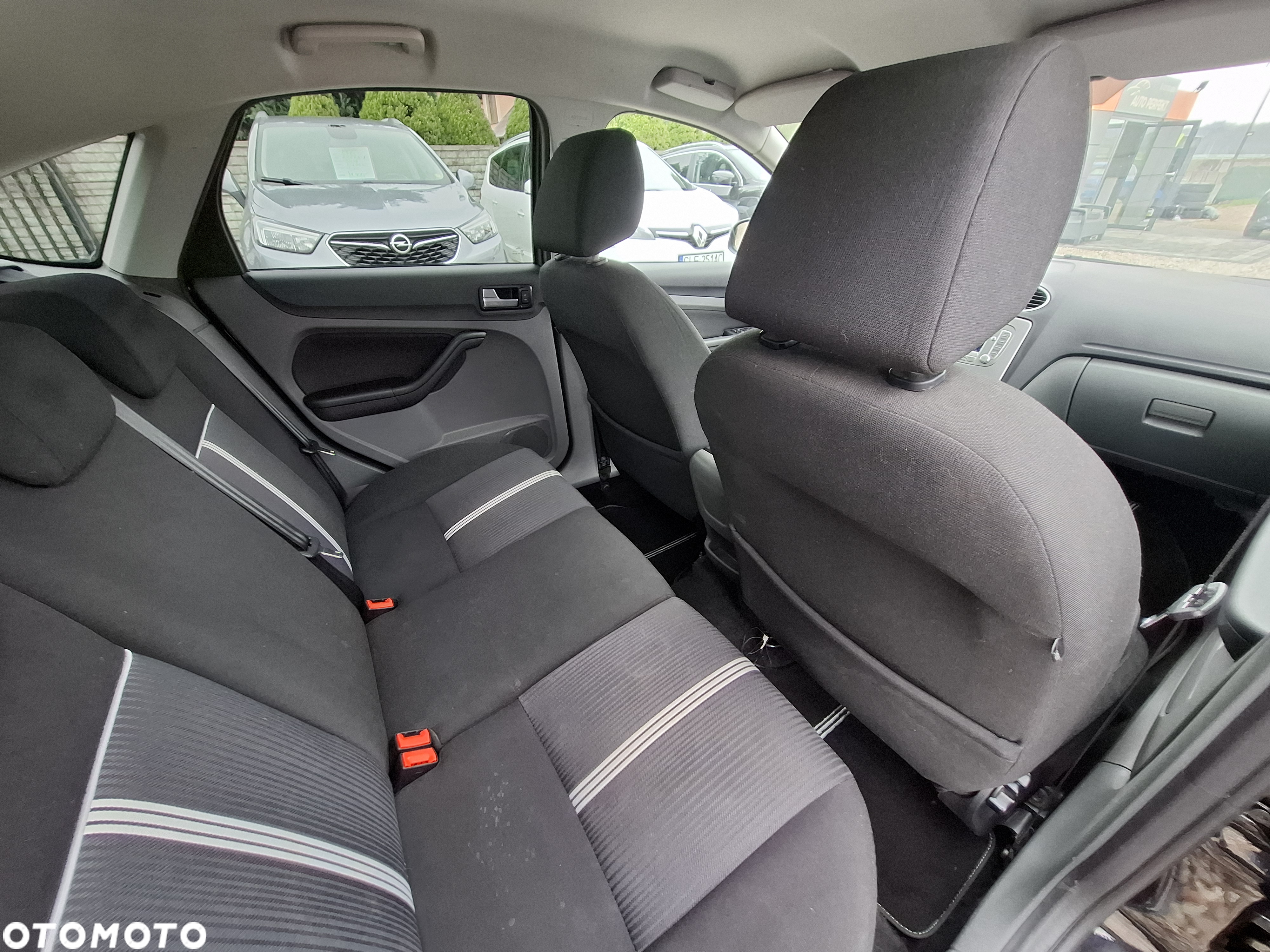 Ford Focus 1.6 Ambiente - 18