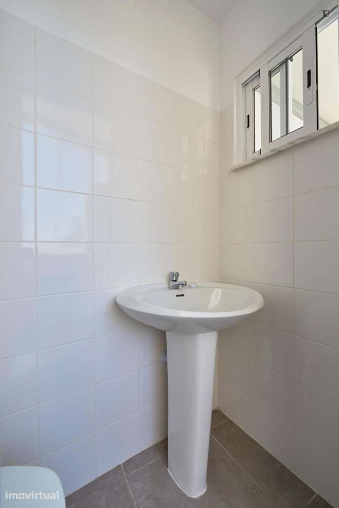 Quarto - localizado em Penha de França Lisbon - Grande imagem: 5/42