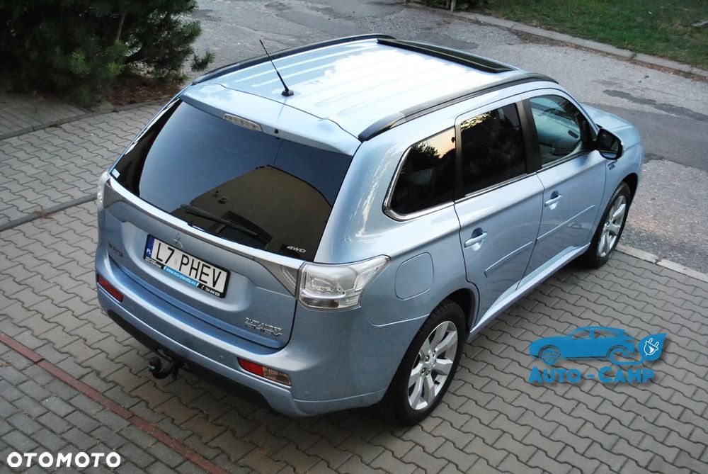 Mitsubishi Outlander Instyle NAVI + - 39