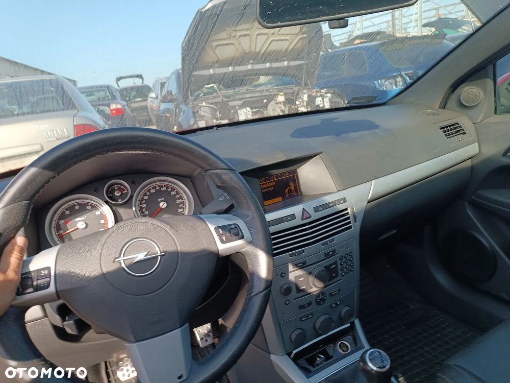 Opel astra H GTC Z silnikiem 1.6 turbo o ozn. Z16LET i skrzynią manualną 6 biegów M32 kod lakieru  Z50B - 10