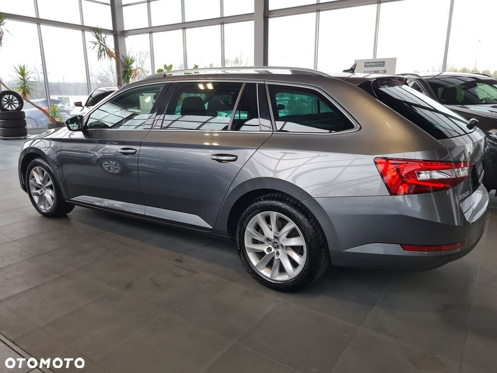 Skoda Superb 2.0 TDI SCR Ambition DSG - 8