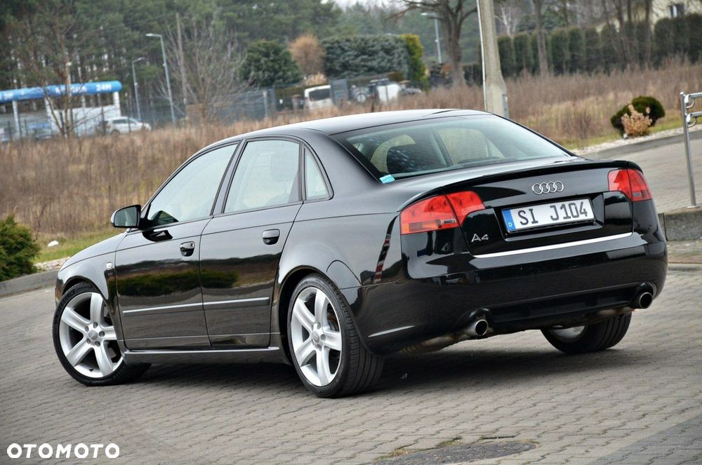Audi A4 Limousine - 12