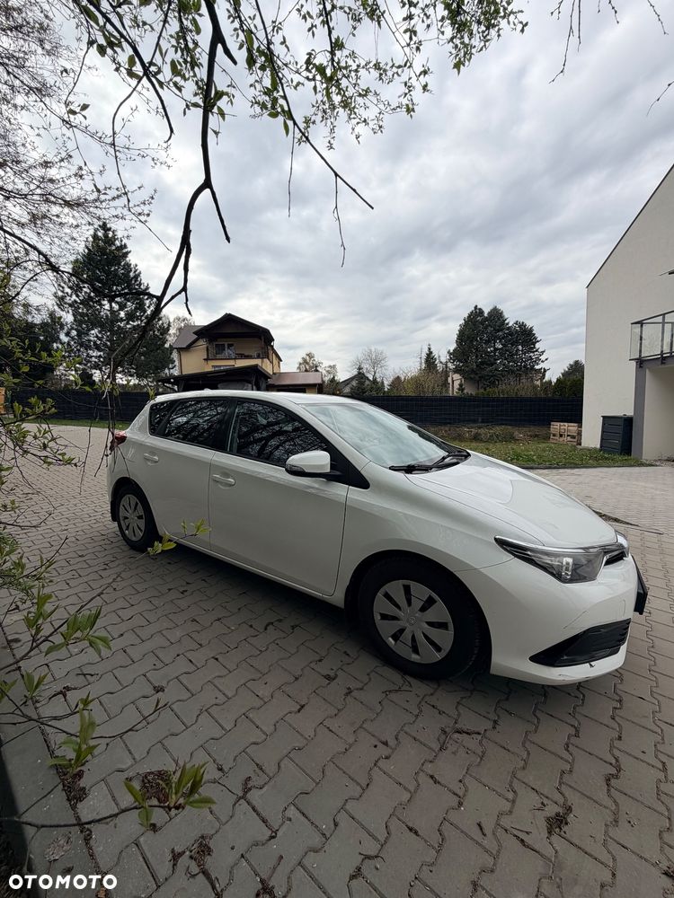 Toyota Auris 1.33 VVT-i Active - 4