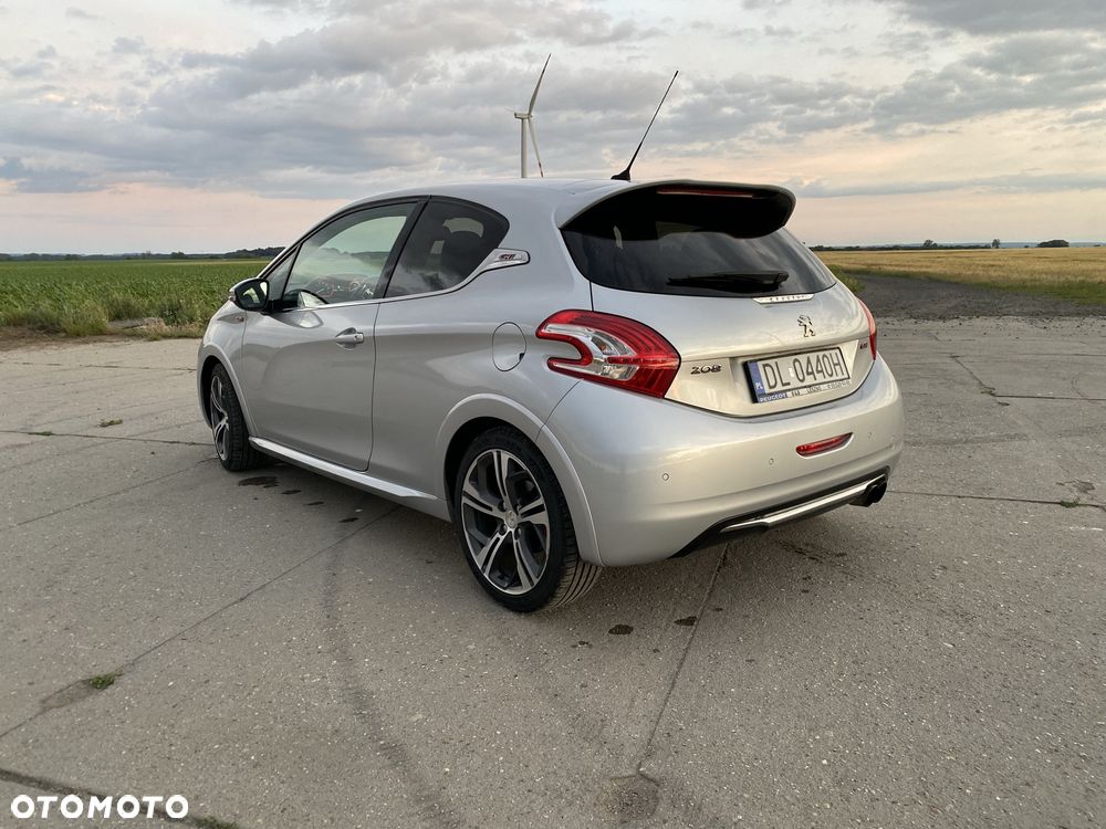 Peugeot 208 - 5