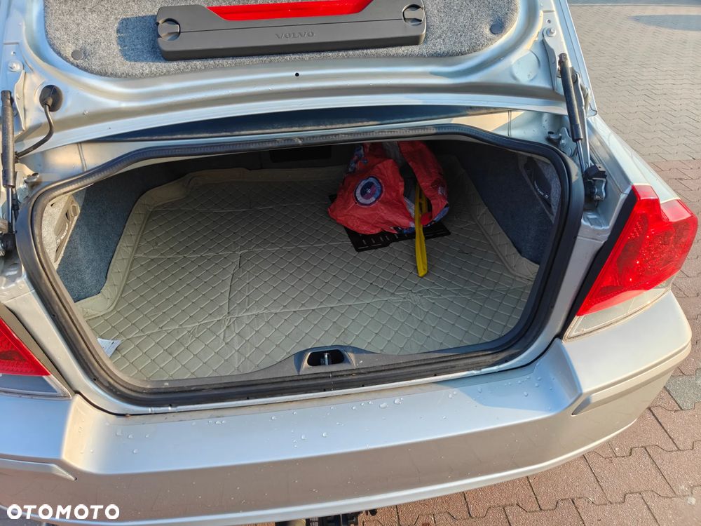 Volvo S60 2.4 - 12