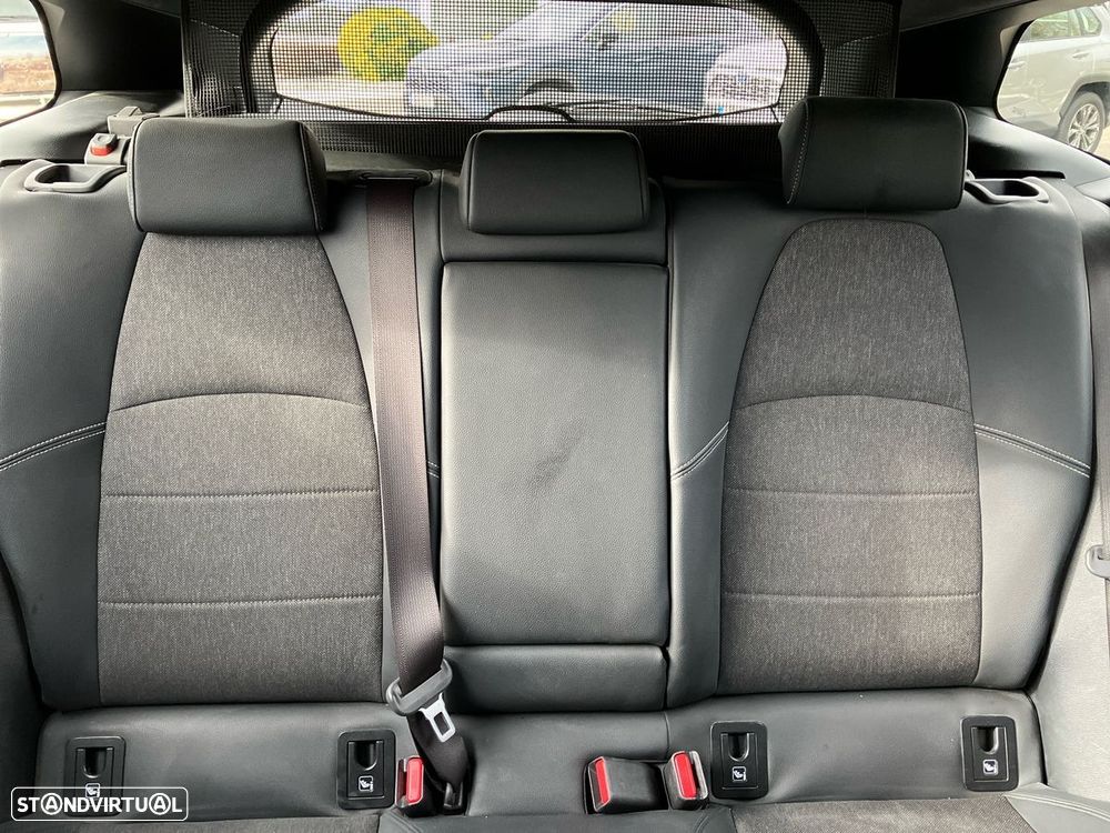 Toyota Corolla Touring Sports - 19