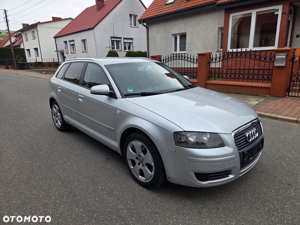 Audi A3 Sportback - 1