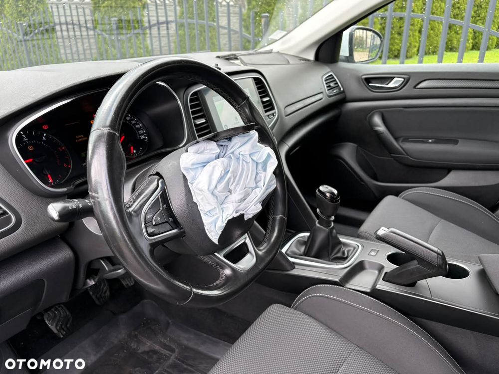 Renault Megane 1.5 Blue dCi Zen - 12