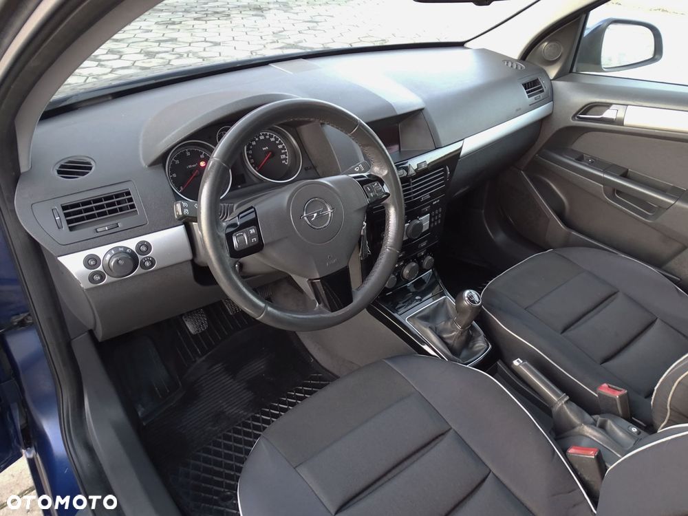 Opel Astra 1.7 CDTI Cosmo - 18