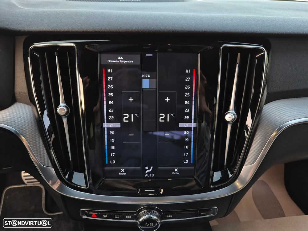 Volvo V60 2.0 B4 R-Design Geartronic - 36