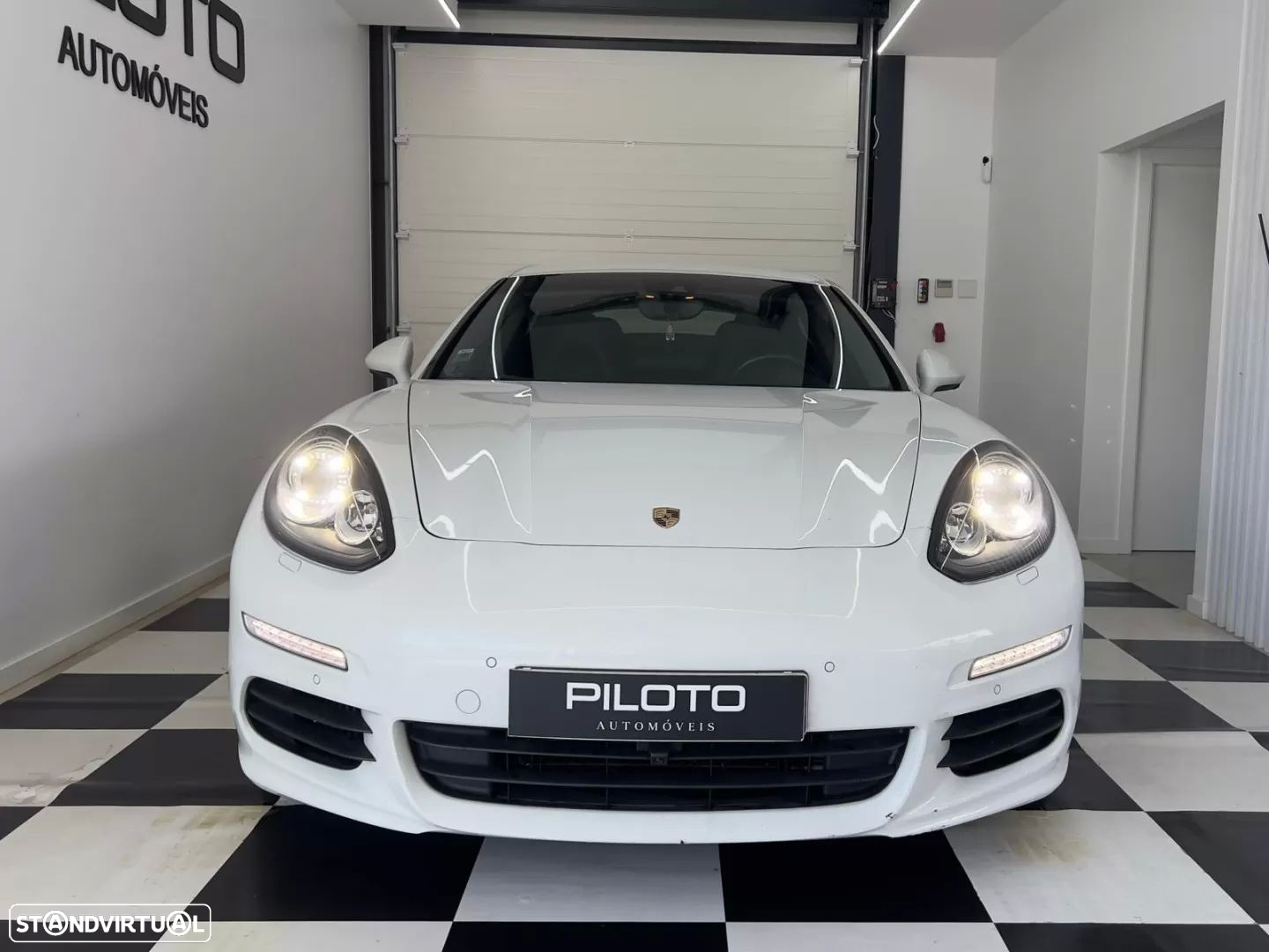 Porsche Panamera Edition - 3