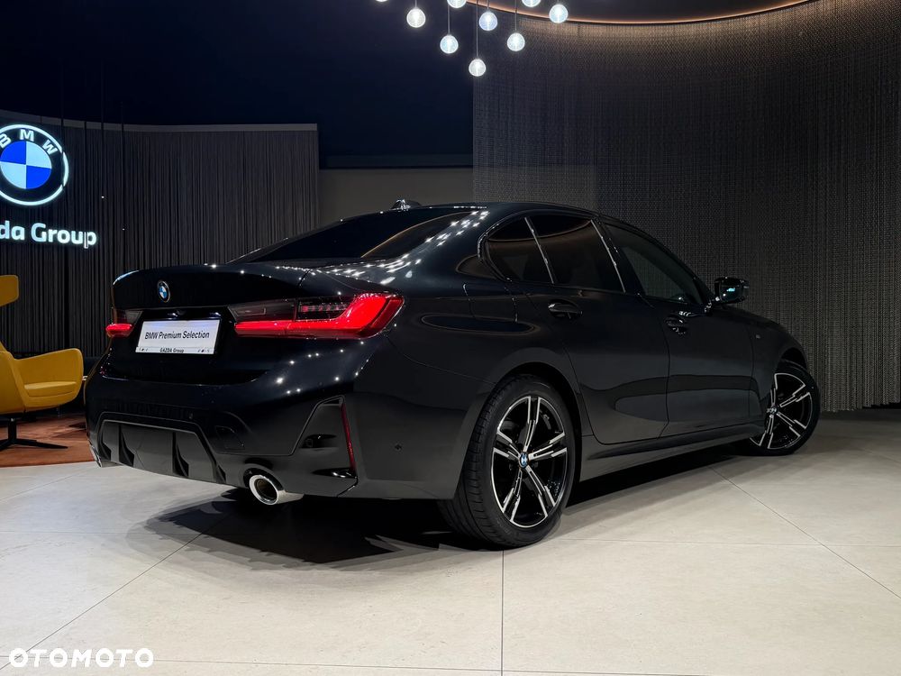 BMW 3 Series 2023 photo 3