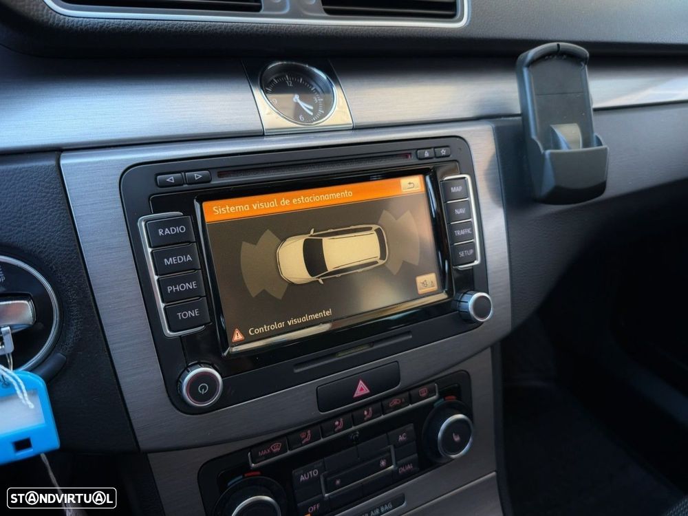 VW Passat Variant 1.6 TDI BlueMotion - 19