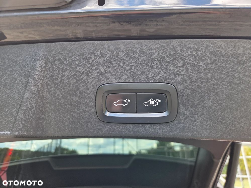 Volvo XC 40 T5 AWD Geartronic Momentum - 19