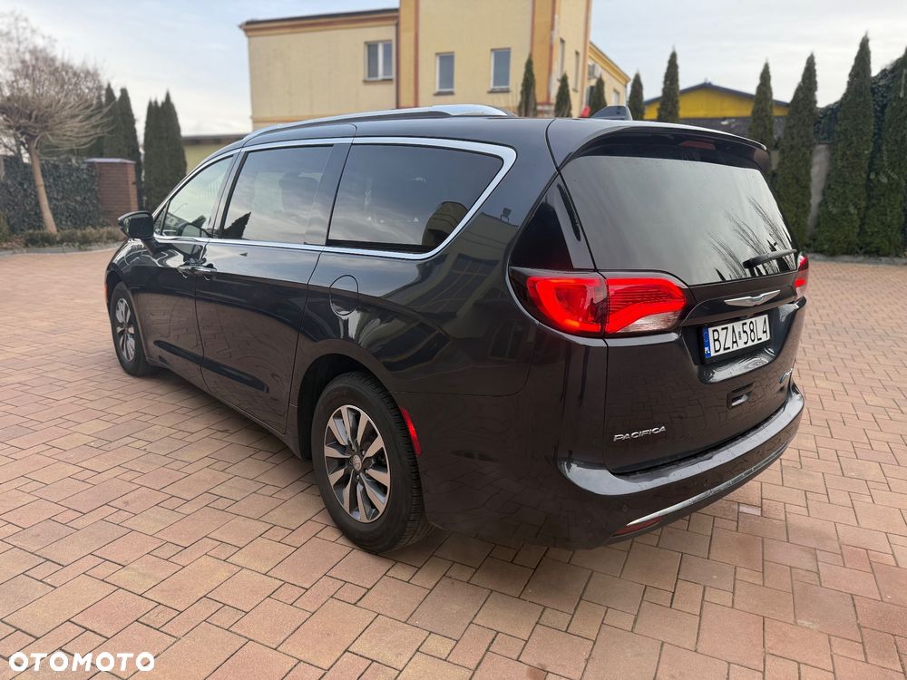 Chrysler Pacifica - 5