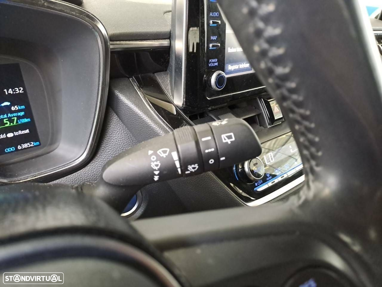 Toyota Corolla 1.8 Hybrid Comfort - 15