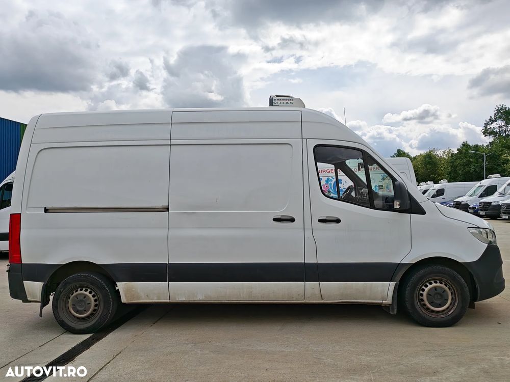 Mercedes-Benz Sprinter - 2