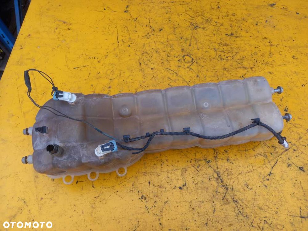 Zbiorniczek wyrównawczy płynu chłodzącego 7L John Deere 7280R - 7