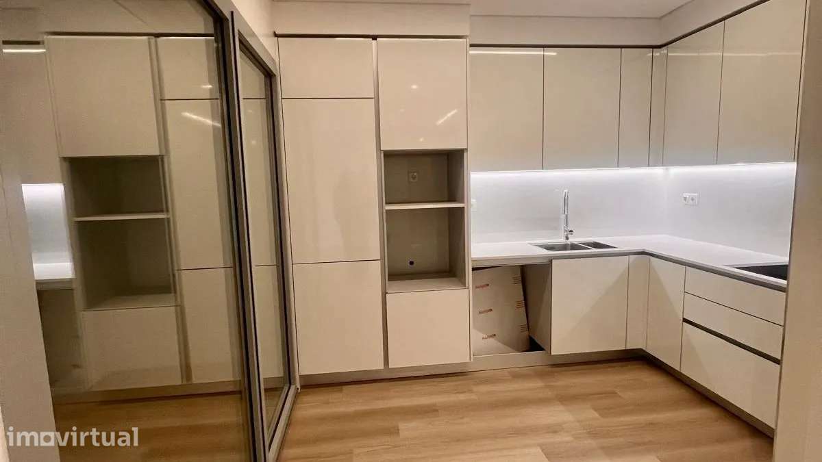 T2 no piso 1 - R/Chão - Empreendimento Serralves Apartments - Grande imagem: 5/19