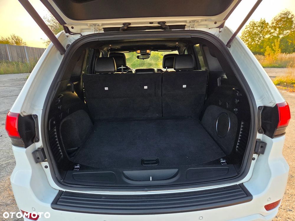 Jeep Grand Cherokee - 31