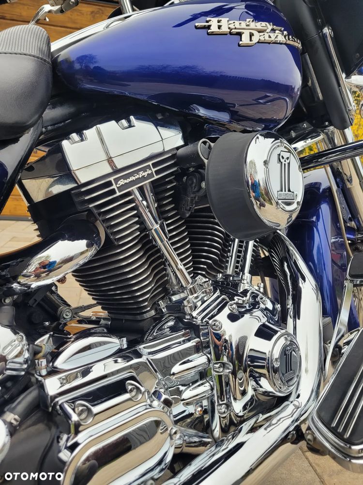 Harley-Davidson Touring Street Glide - 31